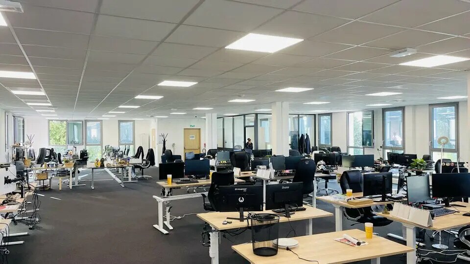 Office in Saint-Martin-du-Vivier for lease - Building Photo - Image 2 of 13