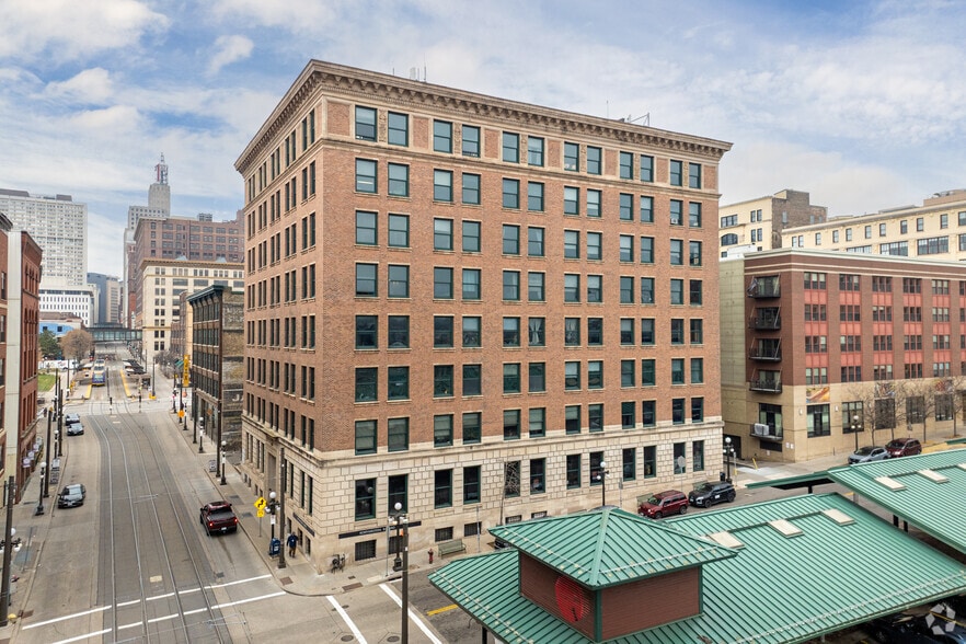 275 4th St E, Saint Paul, MN for lease - Building Photo - Image 1 of 50