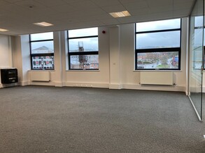 Waters Green, Macclesfield for lease Interior Photo- Image 2 of 3