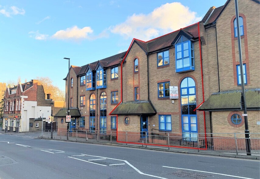 152-154 High St, Brentford for sale - Building Photo - Image 3 of 39