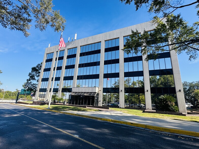 5900 Core Rd, North Charleston, SC for lease - Building Photo - Image 2 of 12