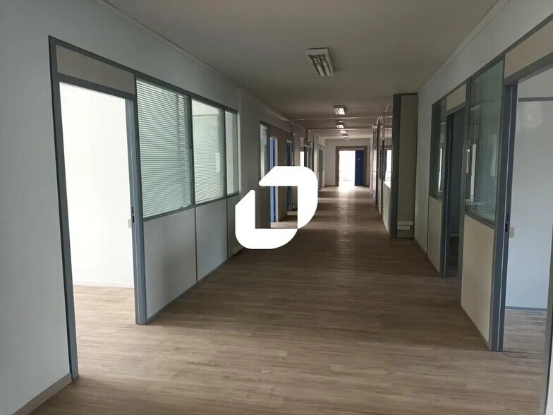 Office in Croix for sale - Interior Photo - Image 3 of 7