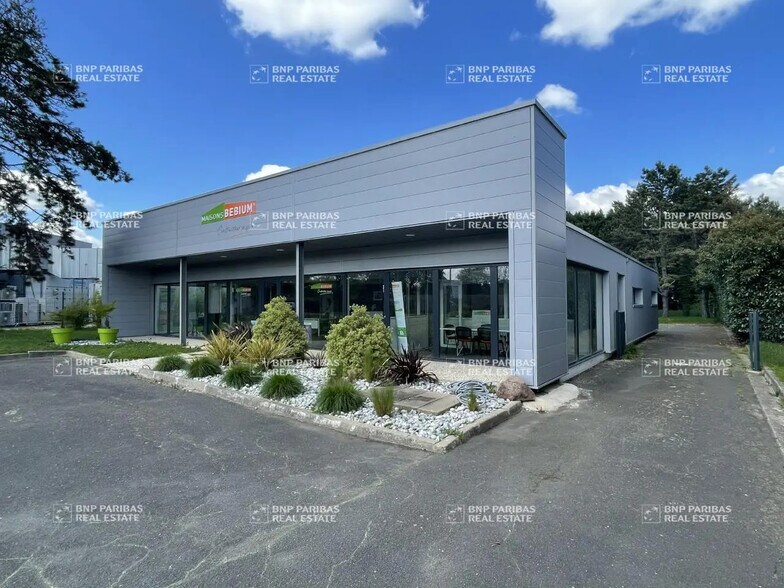 Office in Tours for lease - Building Photo - Image 2 of 12