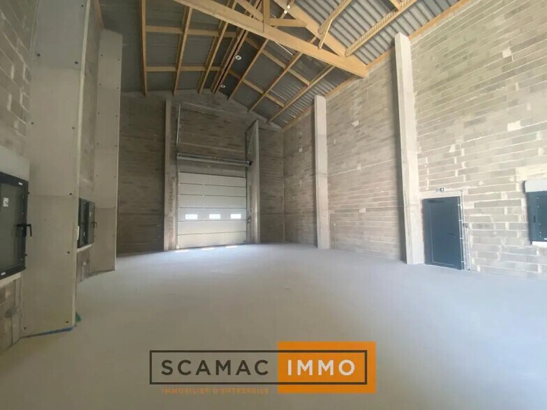 Industrial in Rognac for lease - Interior Photo - Image 3 of 5