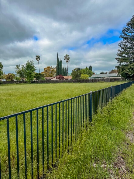 2621 Nut Tree Rd, Vacaville, CA for sale - Building Photo - Image 2 of 4