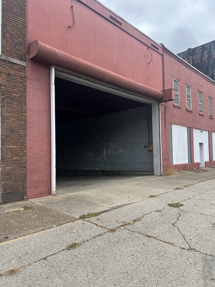 740 8th Ave, Huntington, WV for sale - Building Photo - Image 1 of 41