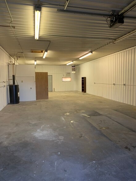 114 Stevens Dr, Iowa City, IA for lease - Building Photo - Image 2 of 5