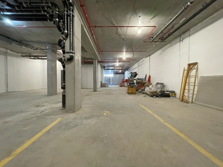 22 Frost St, Brooklyn, NY for lease - Building Photo - Image 3 of 5