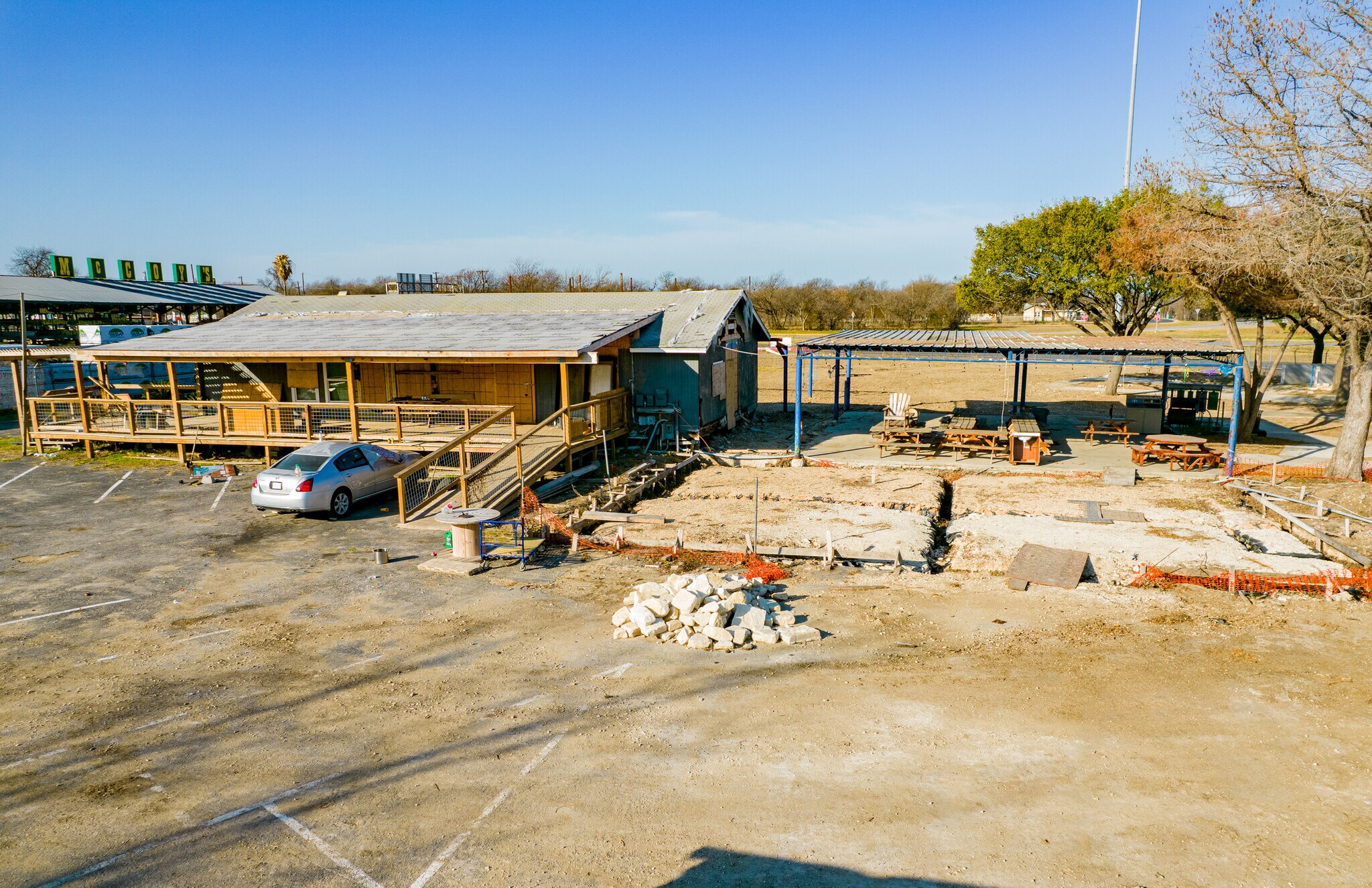 1600 S General Mcmullen Dr, San Antonio, TX 78237 FORMERLY FUNTOWN