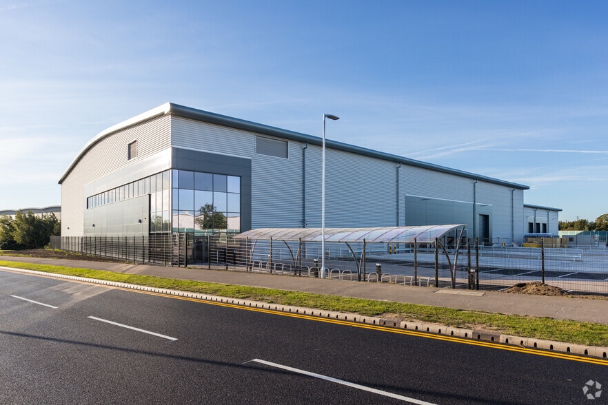 33-34 Rennie Dr, Dartford for sale - Building Photo - Image 1 of 1