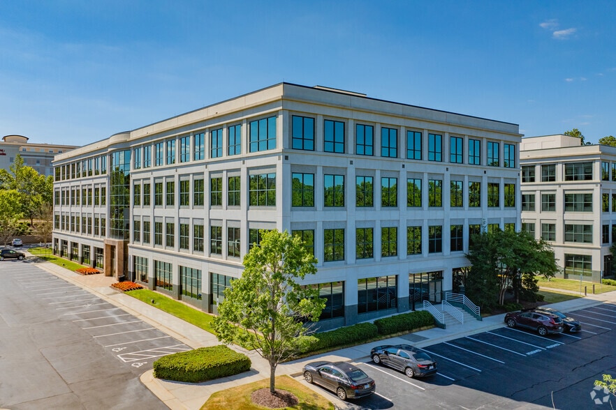8020 Arco Corporate Dr, Raleigh, NC for lease - Building Photo - Image 2 of 25