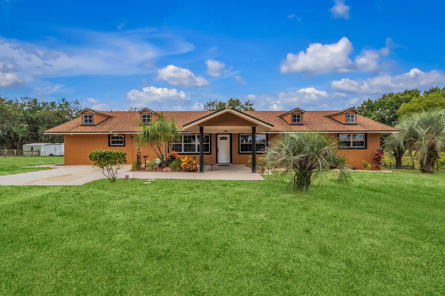 22134 Obrien Rd, Howey In The Hills, FL for sale - Primary Photo - Image 1 of 37