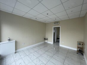 14-16 Denholme Gate Rd, Hipperholme for lease Interior Photo- Image 2 of 6