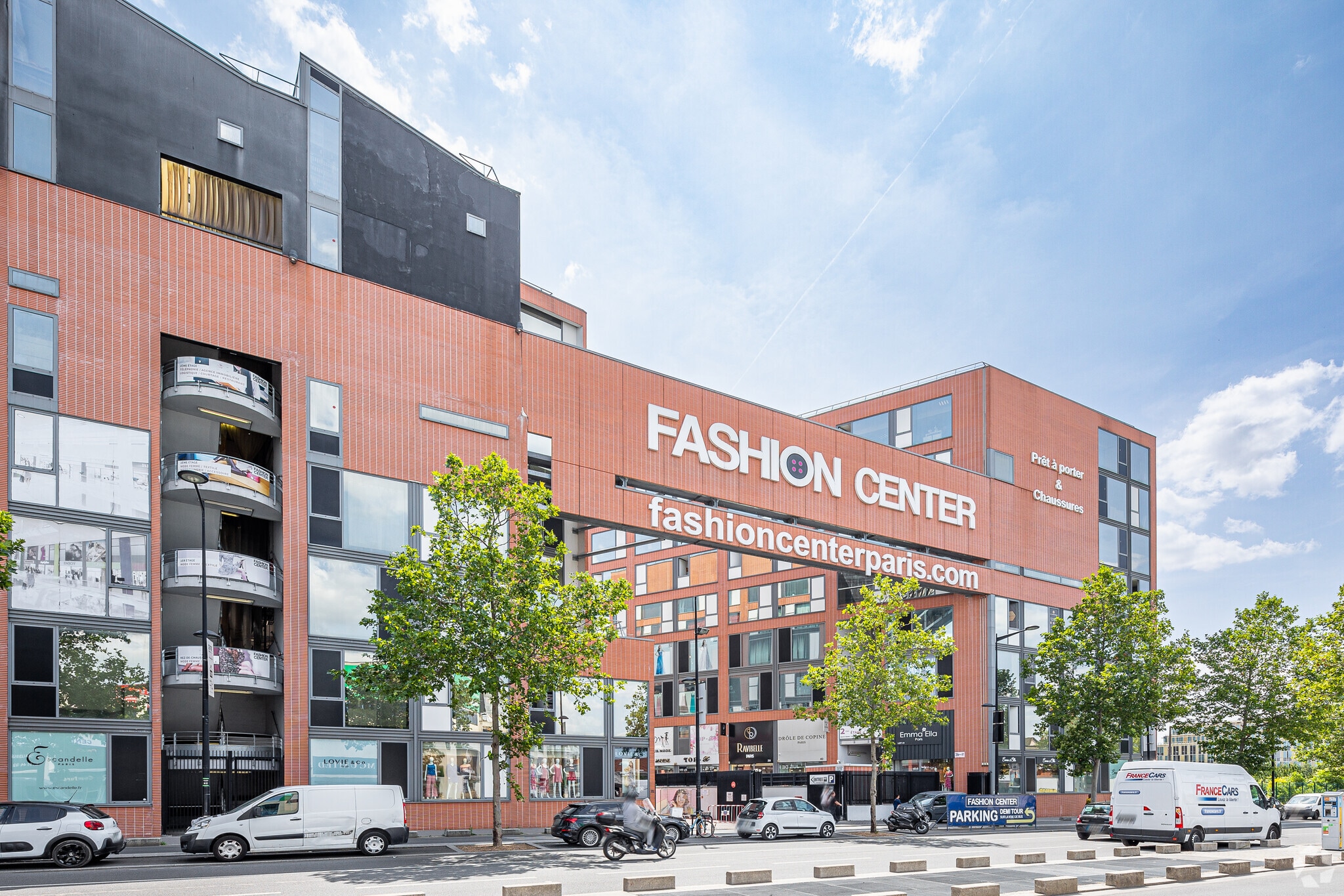 23 Rue Madeleine Vionnet, Aubervilliers for lease Primary Photo- Image 1 of 6