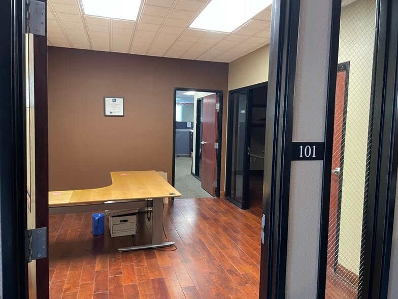 6615 Vaught Ranch Rd, Austin, TX for lease - Interior Photo - Image 3 of 23