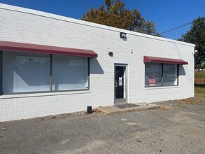 332-338 Rip Rap Rd, Hampton, VA for lease Building Photo- Image 1 of 17