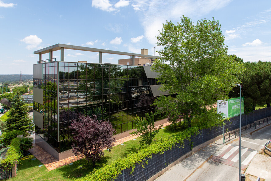 Calle Valle del Roncal, 12, Las Rozas de Madrid, Madrid for lease - Building Photo - Image 3 of 3