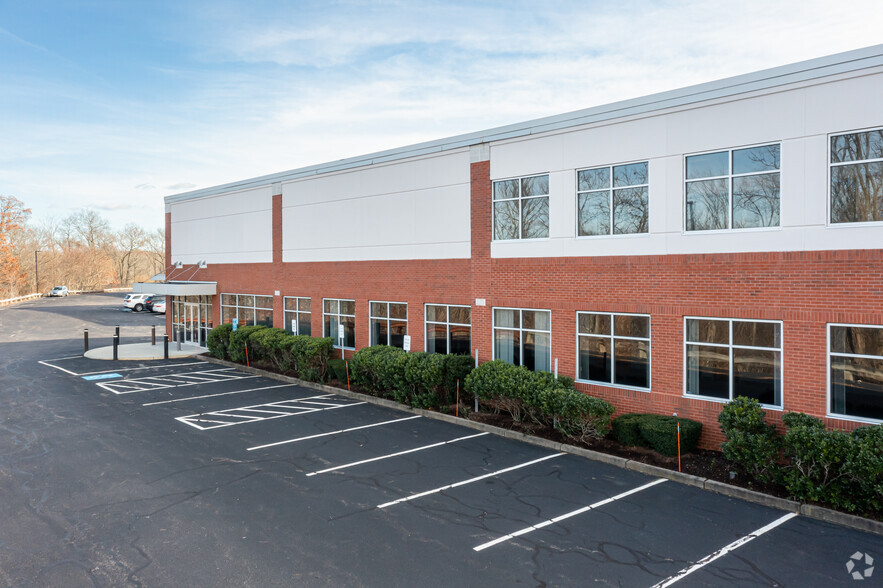 800 Technology Center Dr, Stoughton, MA for lease - Building Photo - Image 3 of 19