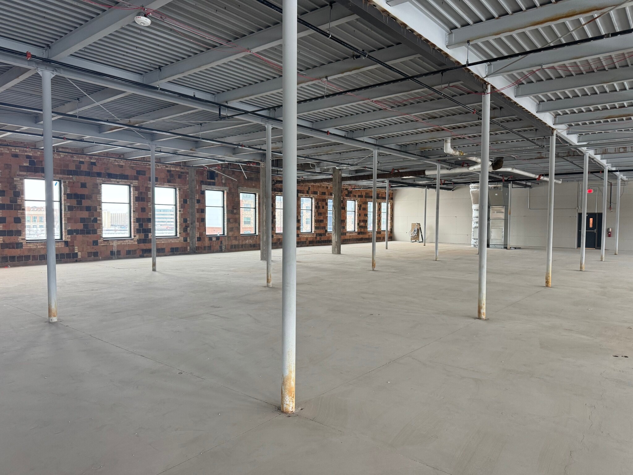 540 N Broadway, Green Bay, WI for lease Interior Photo- Image 1 of 5