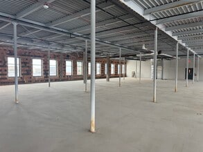 540 N Broadway, Green Bay, WI for lease Interior Photo- Image 1 of 5