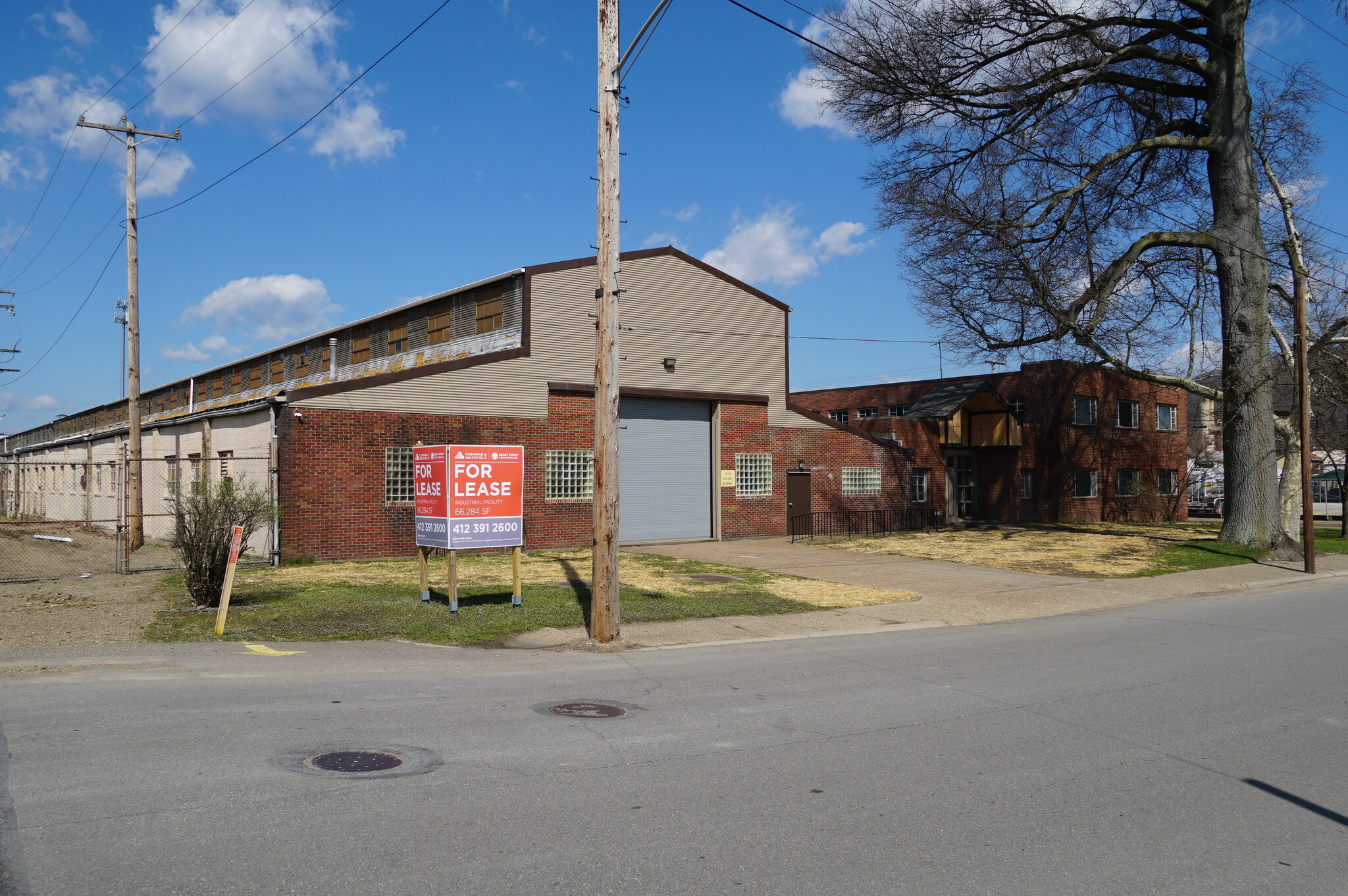 200 Main St, Coraopolis, PA for lease Building Photo- Image 1 of 9