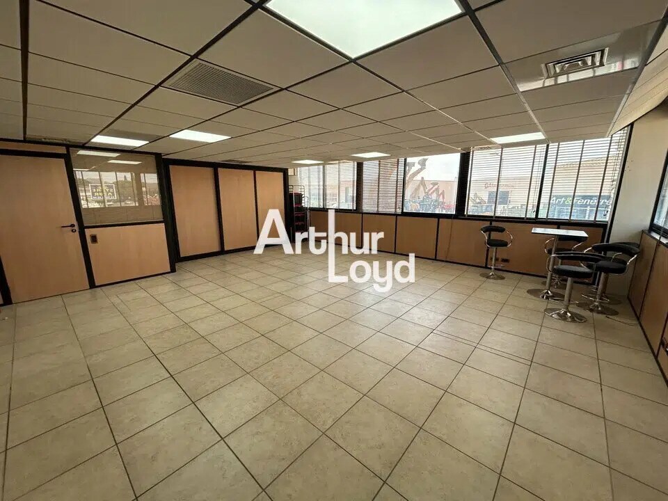 Office in Puget-sur-Argens for lease Interior Photo- Image 1 of 4
