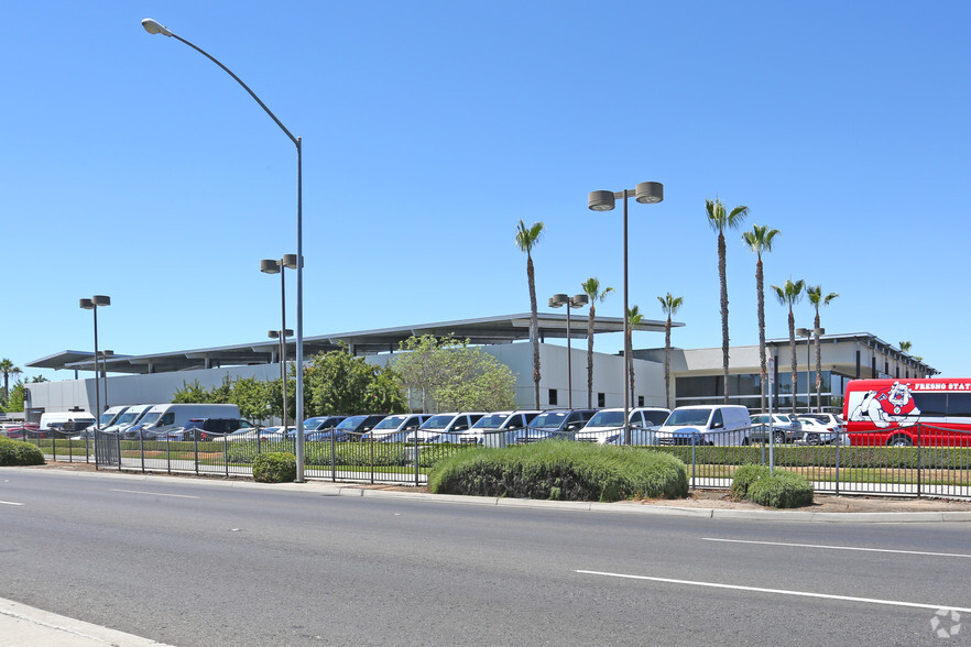 7055 N Palm Ave, Fresno, CA for sale - Primary Photo - Image 1 of 1