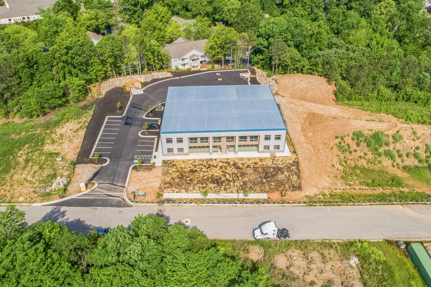 1703 Roundrock Dr, Raleigh, NC for lease - Building Photo - Image 2 of 7