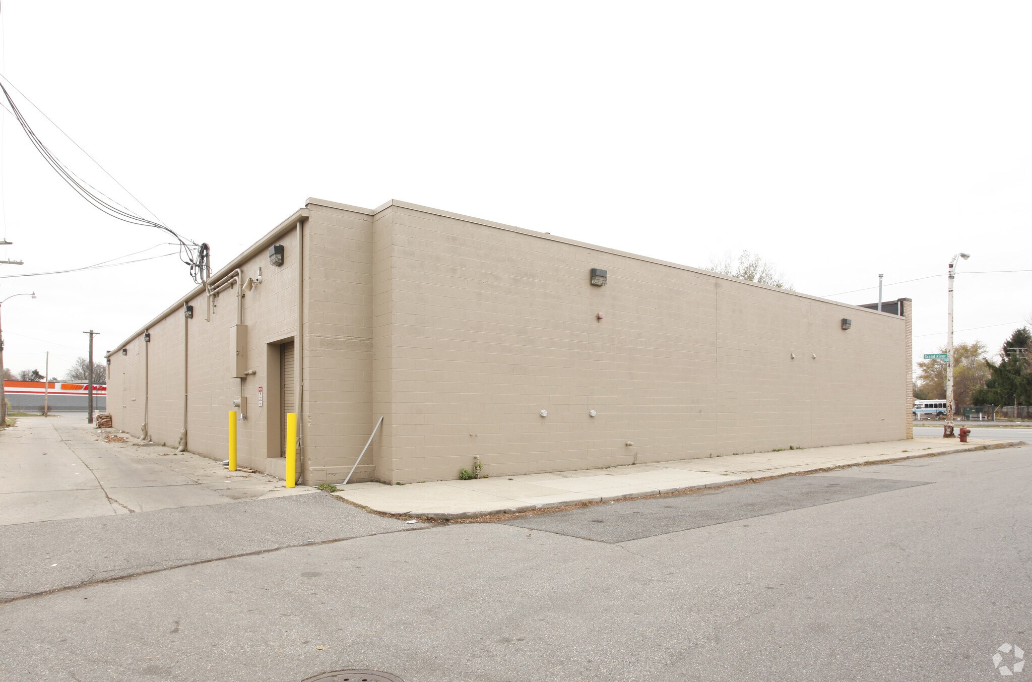 20000 Grand River Ave, Detroit, MI 48219 Former Family Dollar