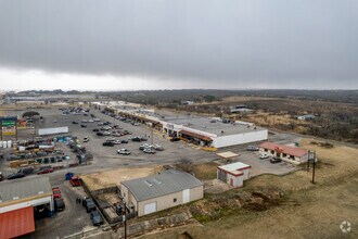 540 10th St, Floresville, TX - AERIAL map view