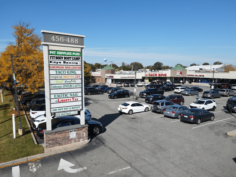 456-488 Hempstead Tpke, West Hempstead, NY for lease - Building Photo - Image 2 of 12