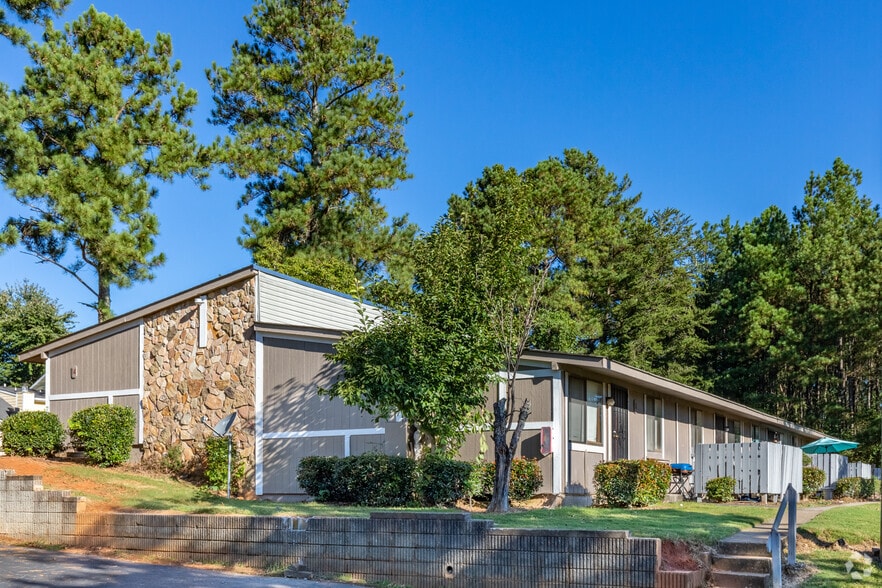 1624 Norman Dr, Atlanta, GA for sale - Primary Photo - Image 1 of 16