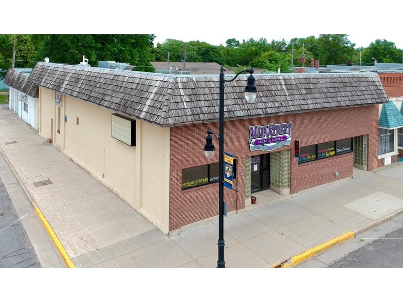 345 Main St N, Renville, MN for sale - Primary Photo - Image 1 of 6