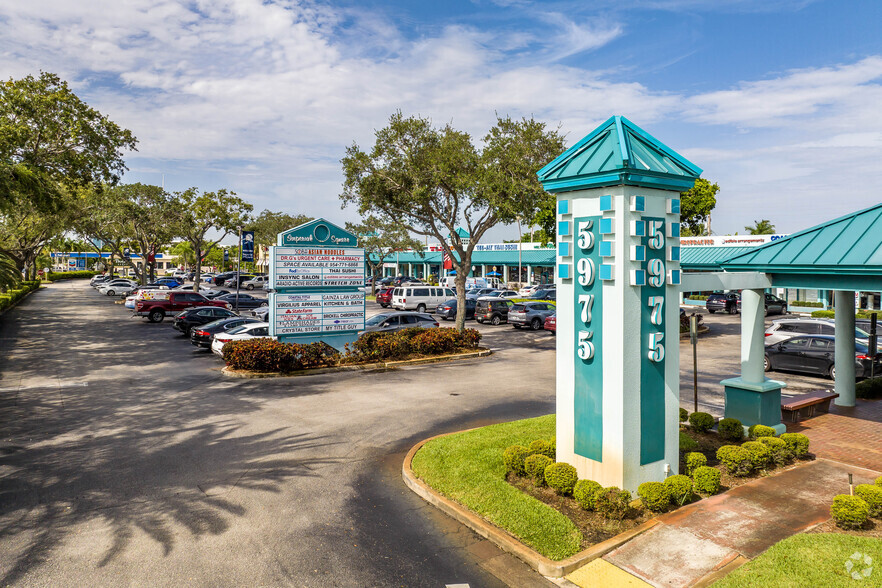 5975 N Federal Hwy, Fort Lauderdale, FL for lease - Building Photo - Image 3 of 24