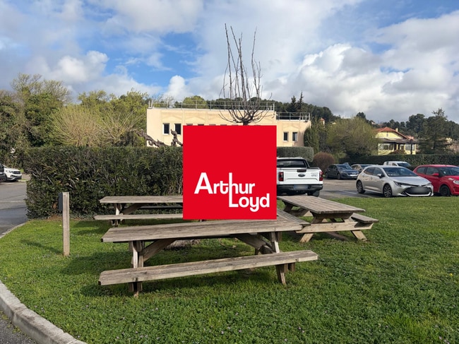 Location Bureaux 255 m²