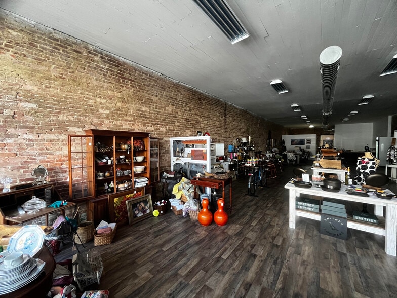 156 N Oak St, Batesburg-Leesville, SC for lease - Primary Photo - Image 1 of 7