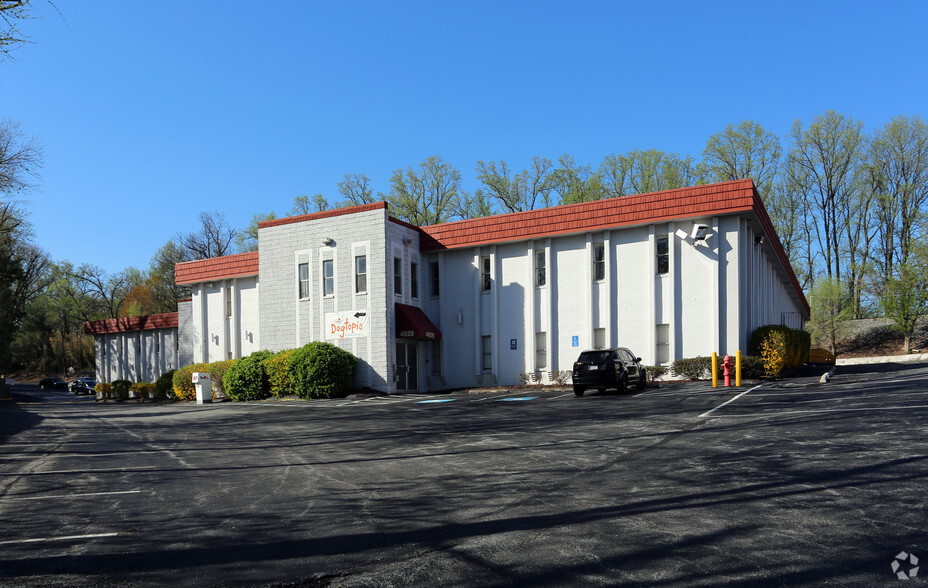 4920-4932 Wyaconda Rd, Rockville, MD for lease - Building Photo - Image 1 of 4