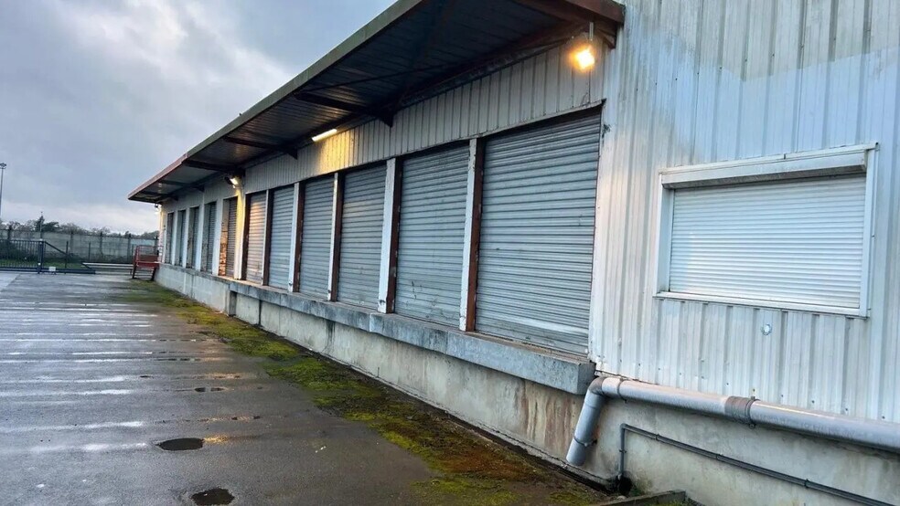 Flex in Vern-sur-Seiche for lease - Building Photo - Image 1 of 8