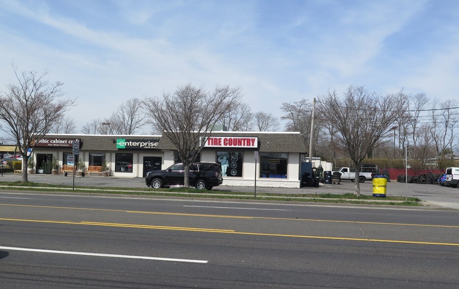 1070-1076 Old Country Rd, Riverhead, NY for sale - Other - Image 1 of 1