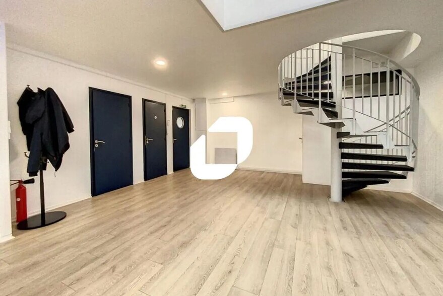 Office in Marly for sale - Interior Photo - Image 3 of 3