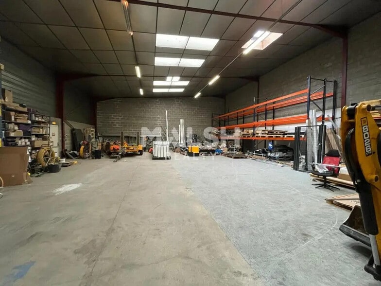 Office in Chassieu for lease - Interior Photo - Image 2 of 7