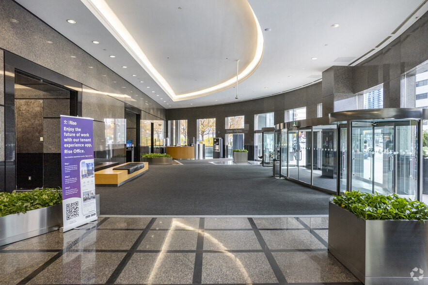 5775 Yonge St, Toronto, ON for lease - Lobby - Image 3 of 4