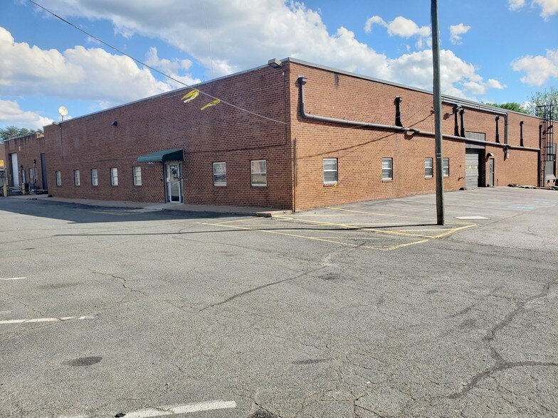 8417 Terminal Rd, Lorton, VA 22079