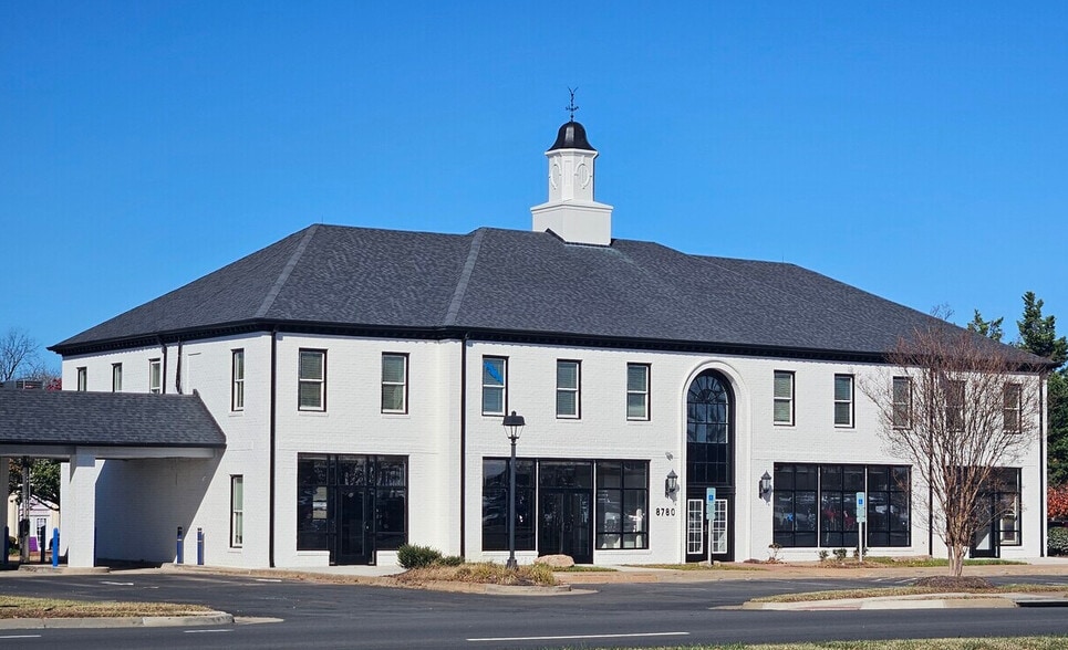 8780 Centreville Rd, Manassas, VA for lease - Building Photo - Image 2 of 19