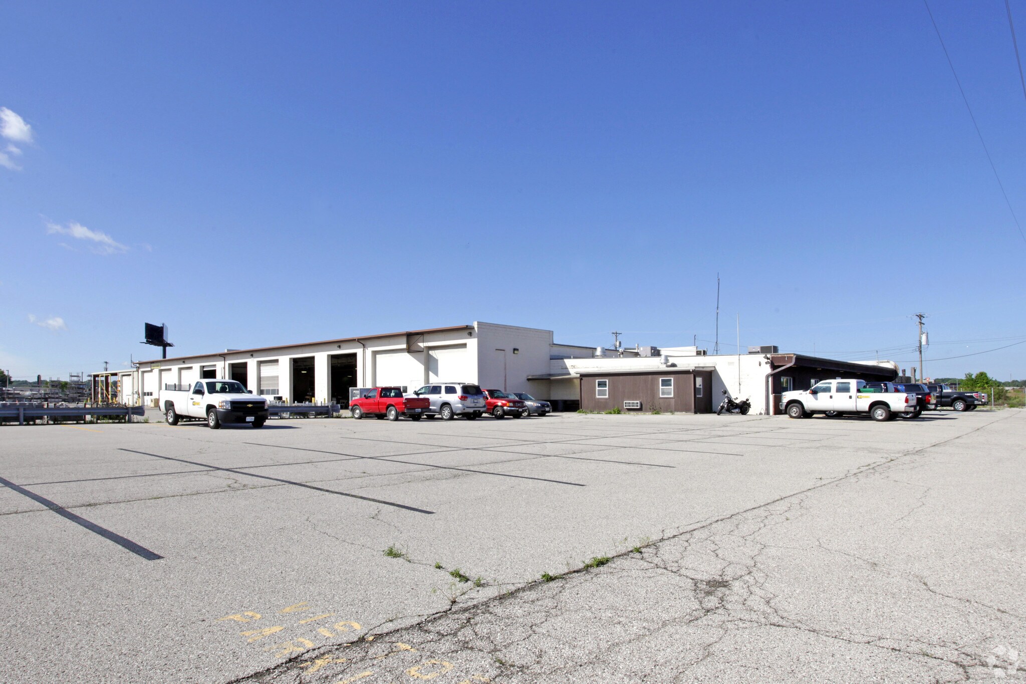 2000 Mraz Ln, Fenton, MO for sale Primary Photo- Image 1 of 1