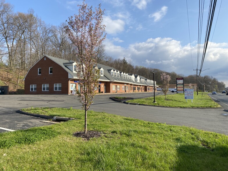 95-127 Fenn Rd, Newington, CT for lease - Building Photo - Image 3 of 8