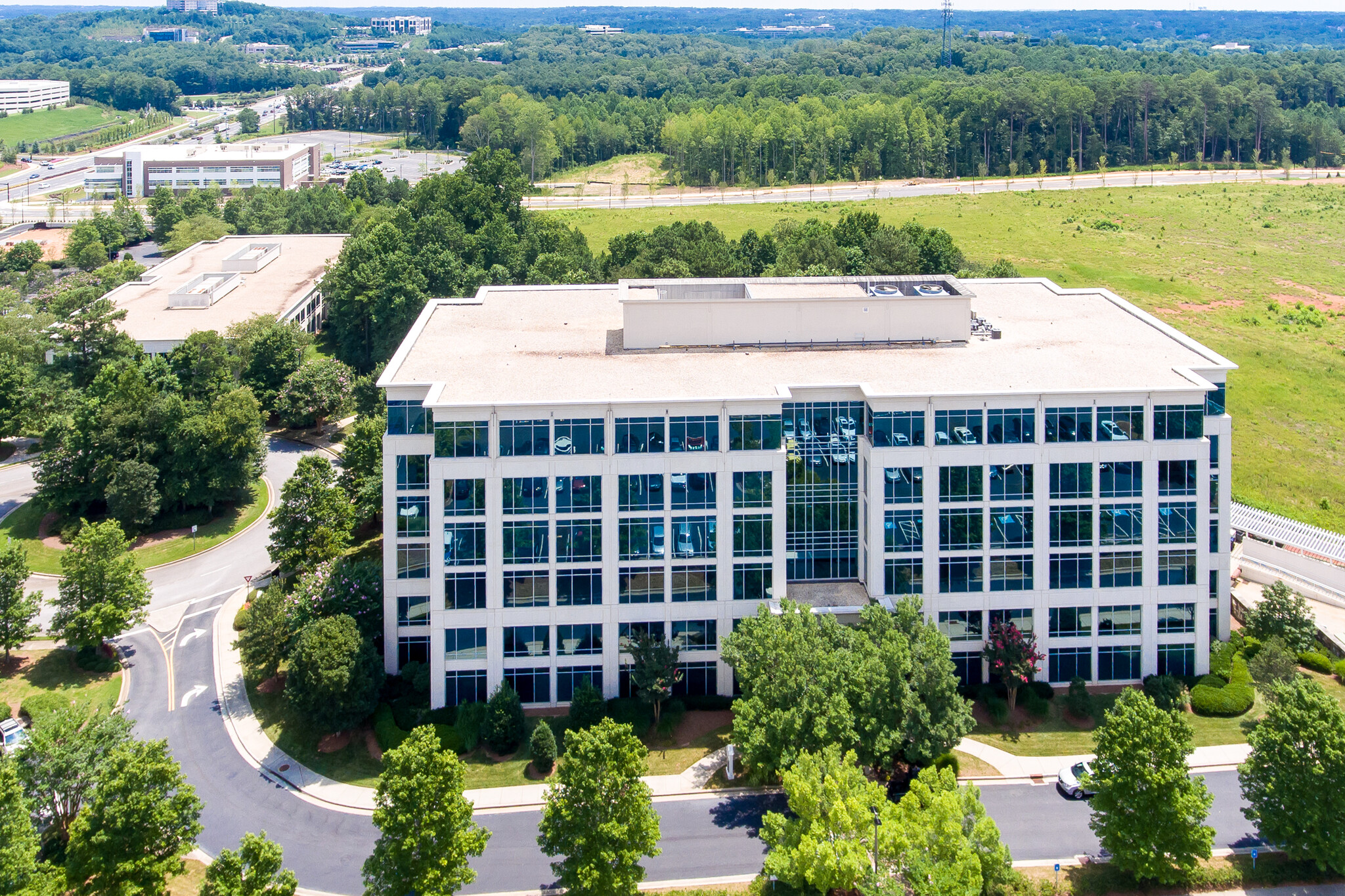 11720 Amberpark Dr, Alpharetta, GA 30009 - Office Evolution -Parkway At ...