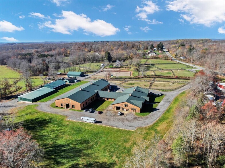 1679 Little Britain Rd, Rock Tavern, NY 12575