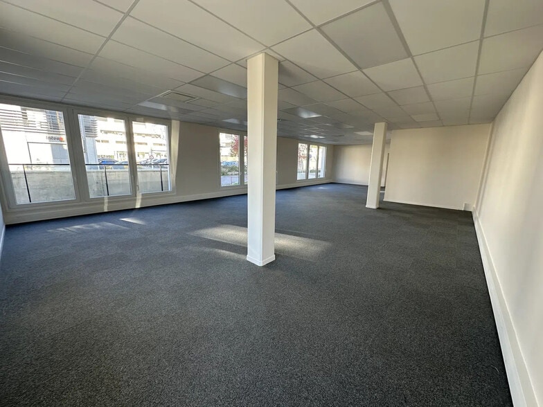 Office in Bezannes for sale - Interior Photo - Image 2 of 5