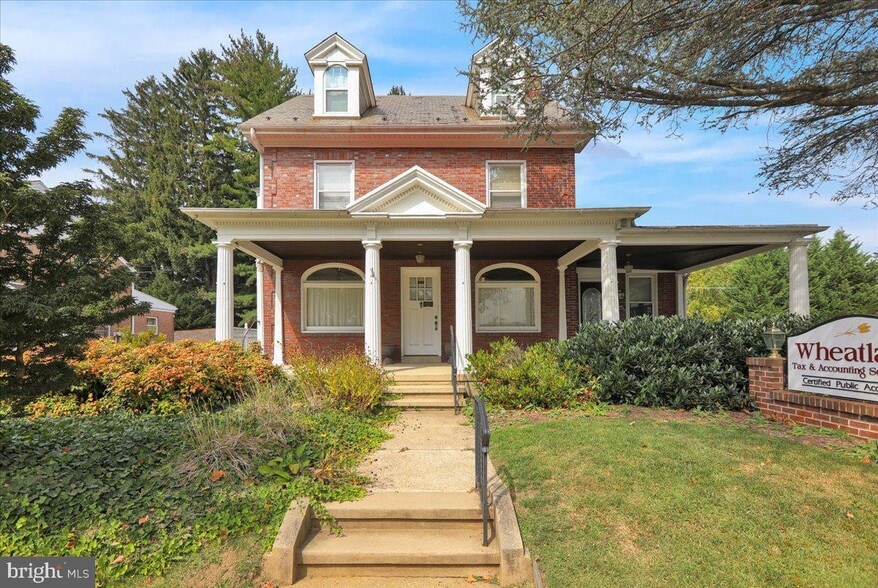 325 E Lancaster Ave, Reading, PA for sale - Primary Photo - Image 1 of 27